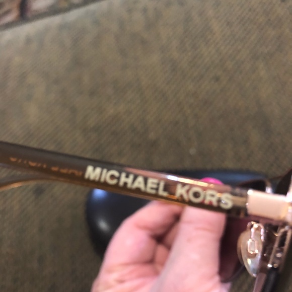 Micheal Kors Gold Frame sunglasses with case - Picture 6 of 8